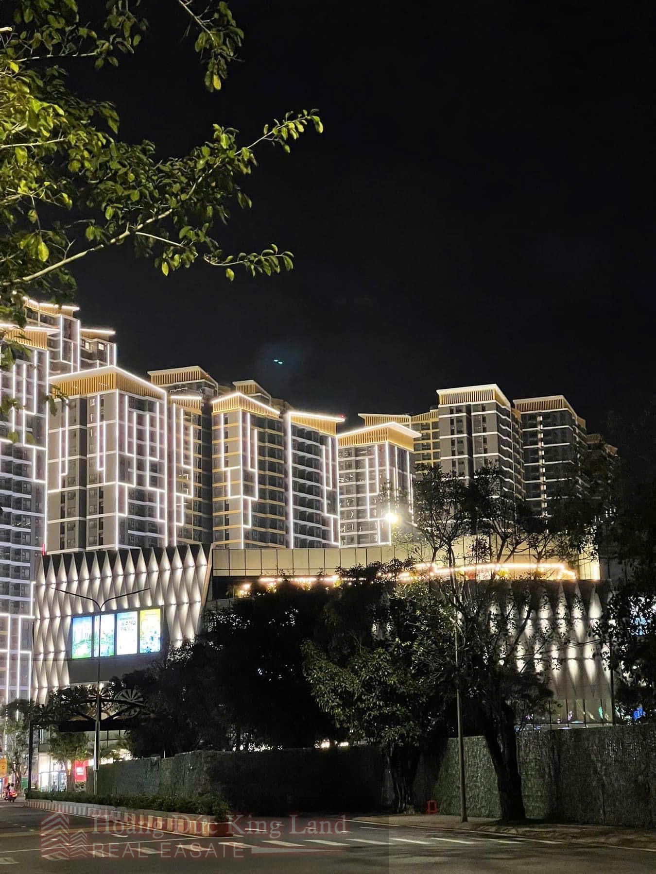 Căn hộ Glory Heights Vinhomes Grand Park test đèn led mặt ngoài