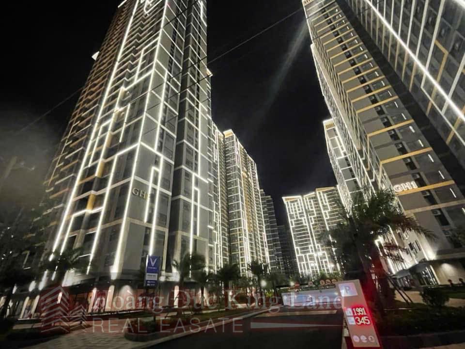 Căn hộ Glory Heights Vinhomes Grand Park test đèn led mặt ngoài